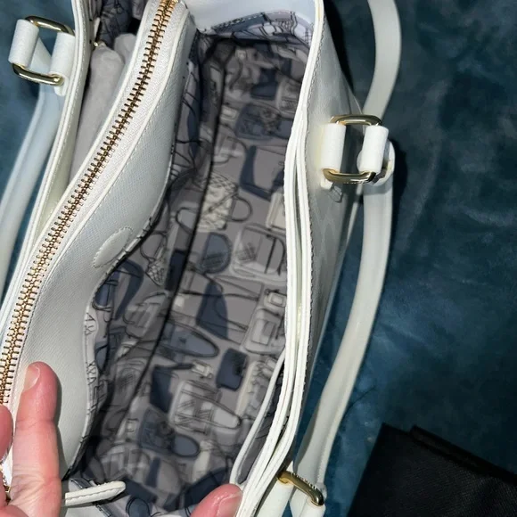 Vera Bradley white leather purse & matching wristlet - Picture 6 of 11